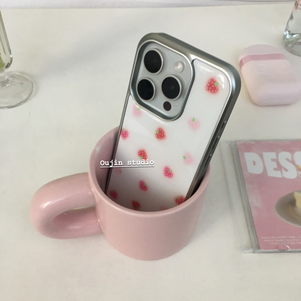 Ins Korean Strawberry With Cre - огляд і ціна Phone Cases That Charge Your Phone